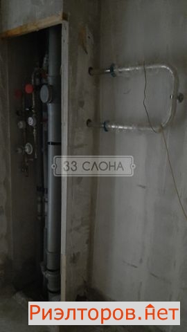     4 ( 9)