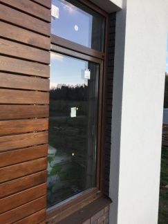         ( 4)