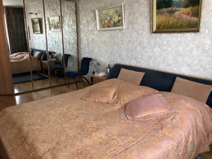 ������ �������� �� ������� �������������� 10�7� (���� �7)