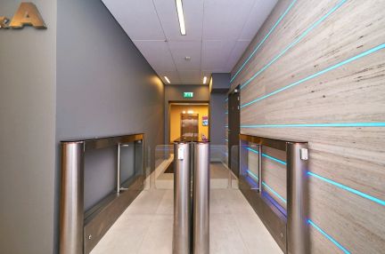 ����� ���� ������ ������������� ��������� �������� 10�18 (���� �2)