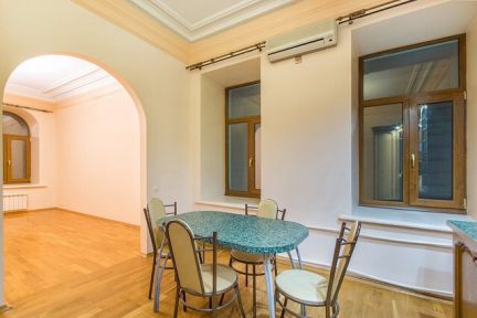 ����� �������� ��������� �������� 10�2 (���� �7)