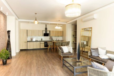 ����� �������� ������ �������� 5 (���� �1)