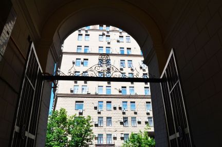     orlikov plaza ( 6)