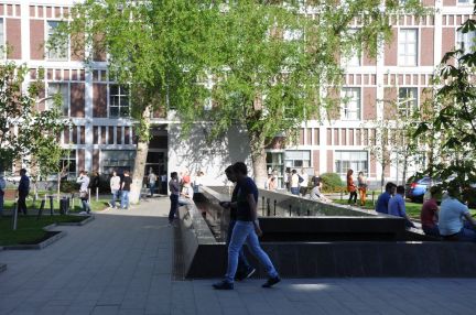 ����� �������� ��������� � �� w plaza (���� �14)